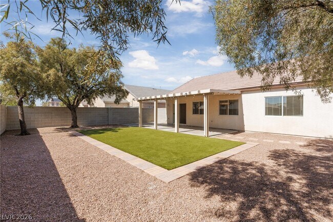Building Photo - 5432 N Roaring Surf Dr