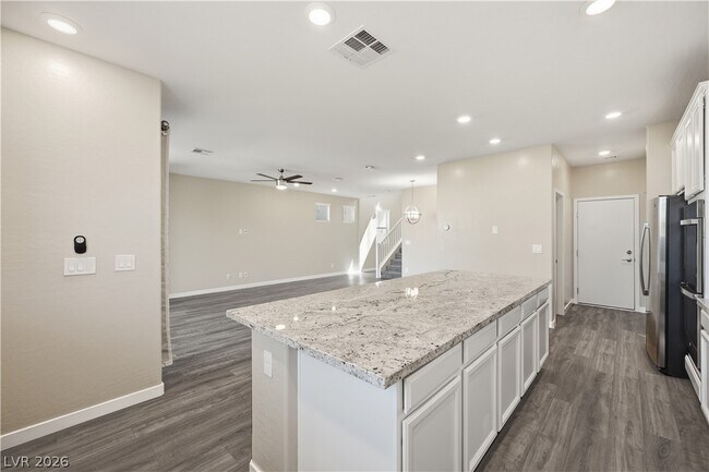 Building Photo - 748 Rogue Wave St