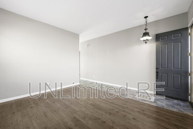 Building Photo - 4795 Edgemont Rd