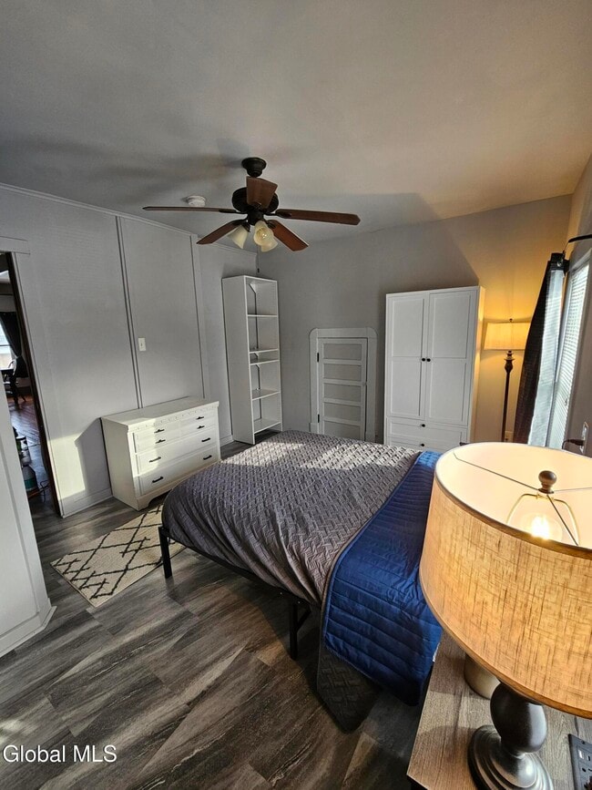 Building Photo - 51 Sacandaga Rd