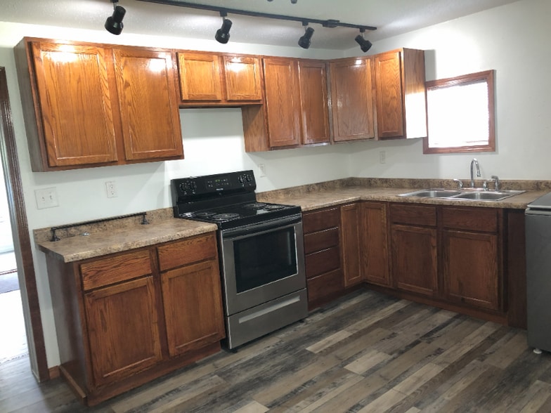 Building Photo - 310 E Saratoga St