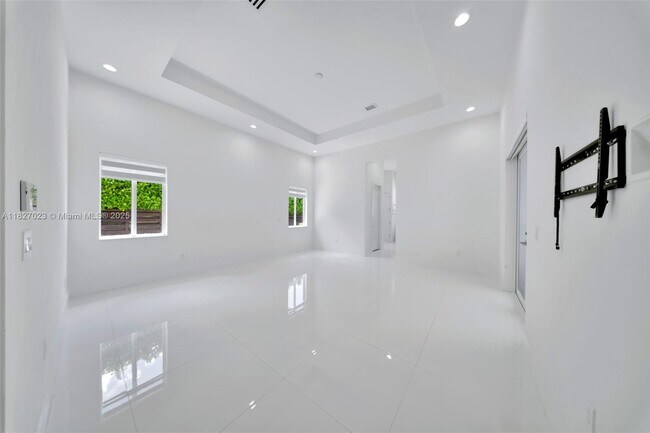 Building Photo - 10203 SW 136th St