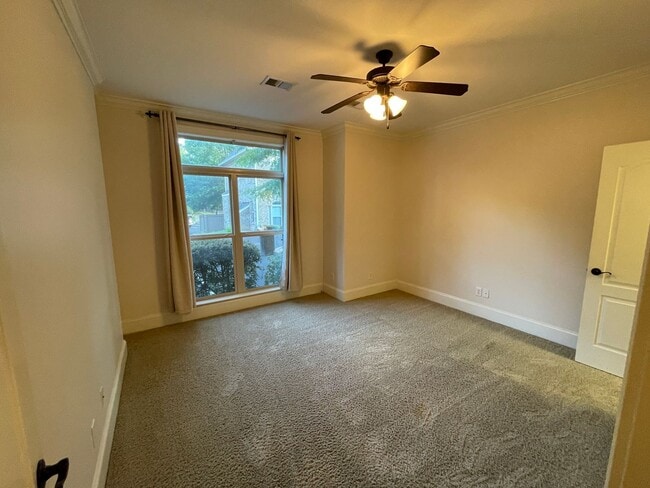 Building Photo - 3BR/3BA For Rent
