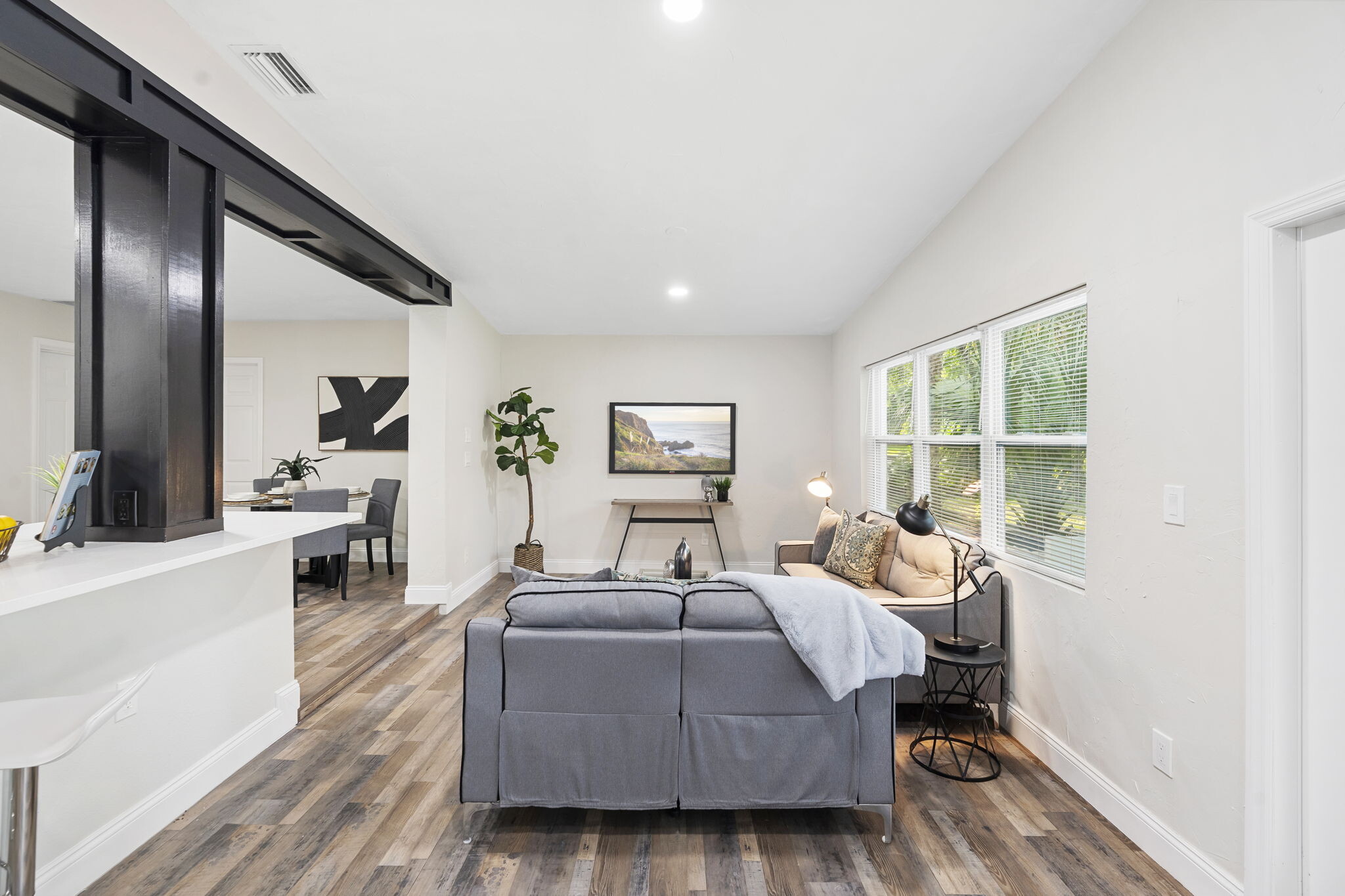 Building Photo - 505 Lake Shore Dr