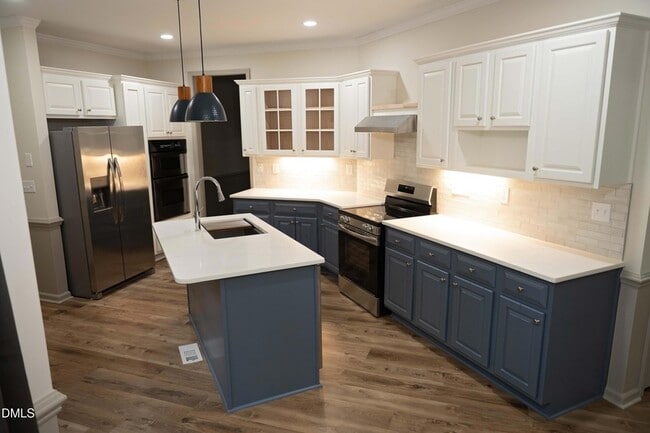 Building Photo - 6001 Brown Swiss Way