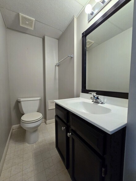 Building Photo - 115 Westbrooke Ln