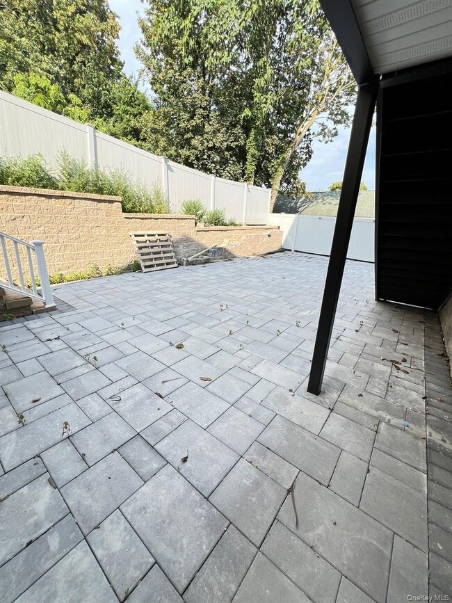 Building Photo - 50 Vineyard Ave