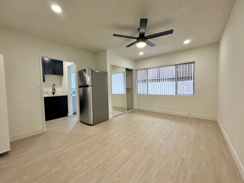 Building Photo - 3623 Keystone Av