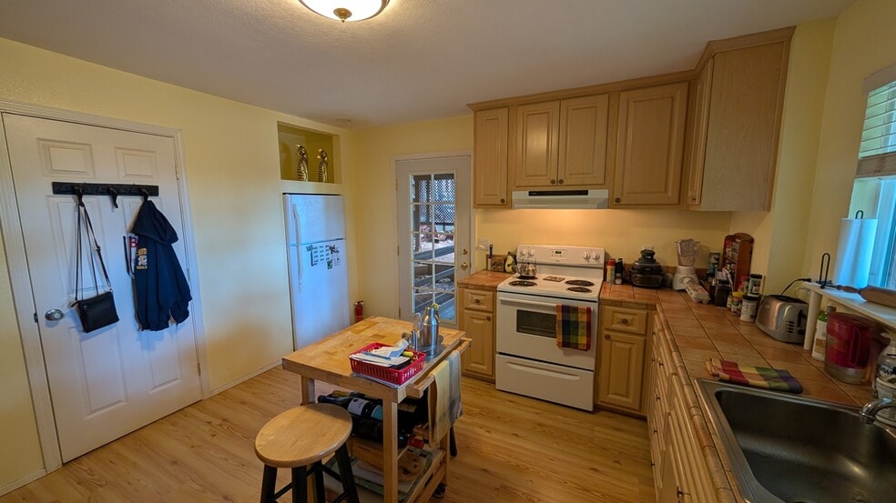 Building Photo - 14760 Echo Ridge Dr