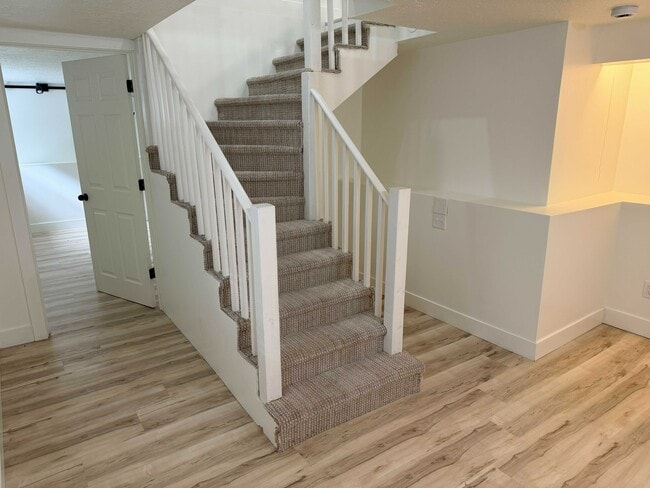 Building Photo - 208 Ogden Canyon Rd