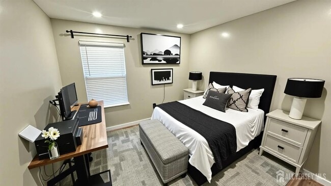 Building Photo - 8 Cosgrove Ct