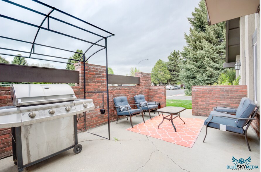 Building Photo - 3440 Brookside Dr.