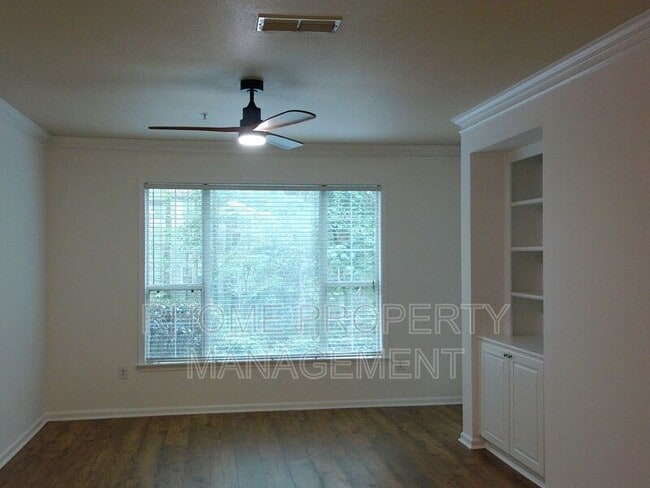 Building Photo - 2400 Cumberland Pkwy SE