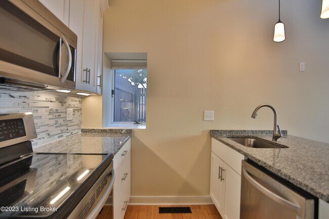 Building Photo - 2525 George Rogers Clark Pl