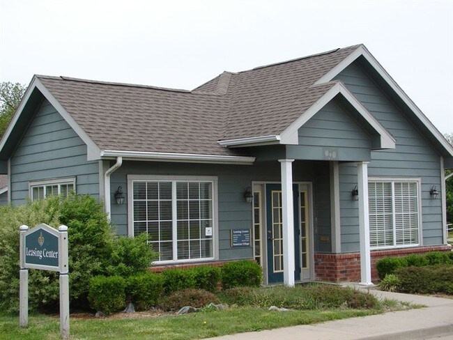 Building Photo - 101 Somerset Dr