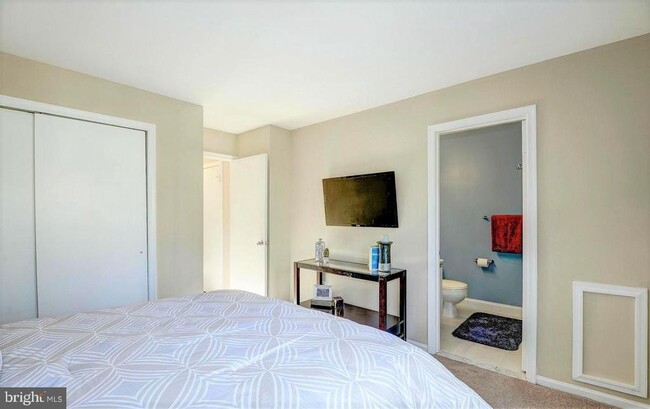 Building Photo - 7587 Chrisland Cove
