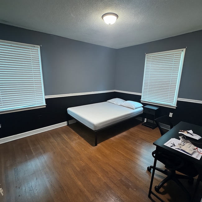 Building Photo - 1914 Bonnie Ln