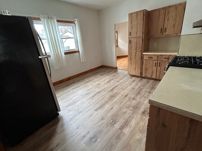 Building Photo - 9 Starbird St