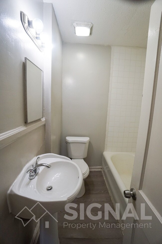 Building Photo - 7801 6th Ave S