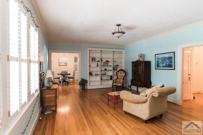 Building Photo - 285 Hampton Ct