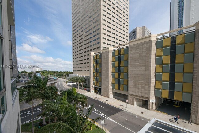 Building Photo - 300 S Biscayne Blvd
