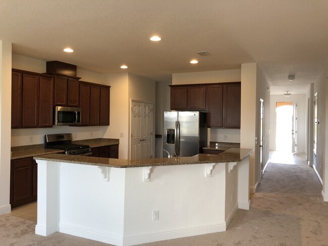 Building Photo - 4 BED HOME LOCATED IN WINTER GARDEN!