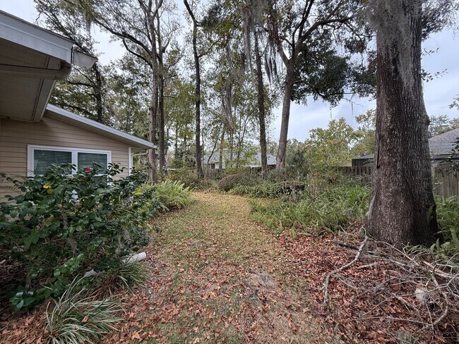 Building Photo - Charming 3-Bedroom Home in Broadmoor – Move-In Ready!