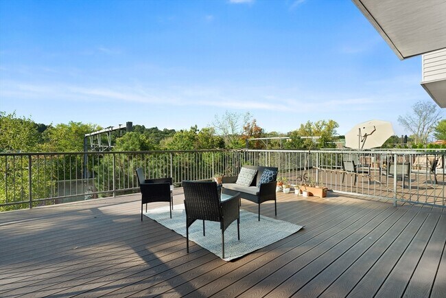 Building Photo - 143-171-171 Hyde Park Ave