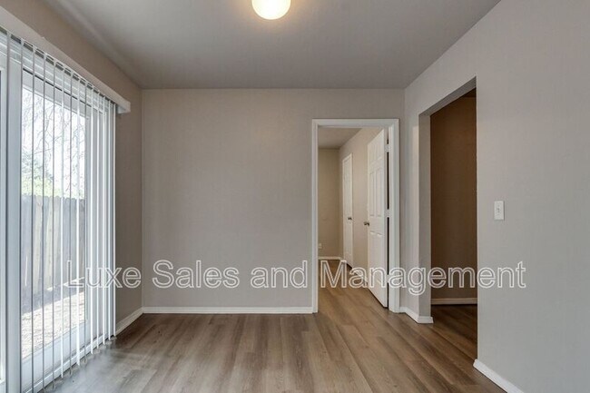 Building Photo - 1005 SW 63rd St