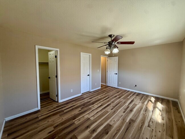 Building Photo - 7283 Coral Ridge Dr