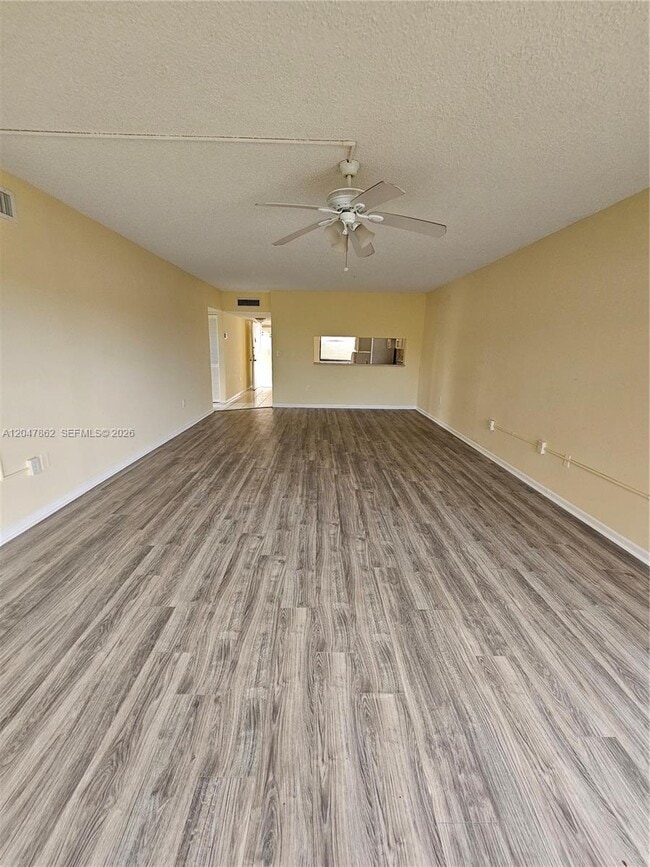 Building Photo - 461 Ives Dairy Rd