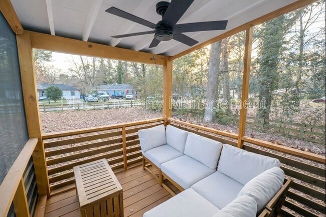 Building Photo - 2526 Brentwood Rd