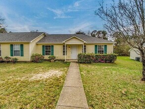 Building Photo - Renovated 2 bed 2 bath unit!