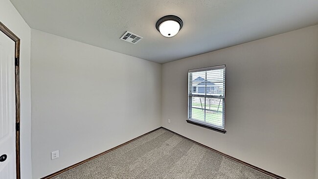 Building Photo - Spectacular 4 Bedroom 2 Bath Home in Piedm...