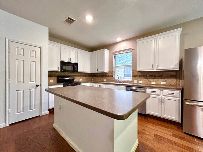 Building Photo - 13012 Kenswick Dr