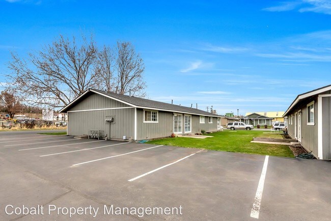 Building Photo - 960 NW Fairmont St