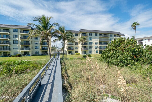 Building Photo - 4570 Ocean Beach Blvd