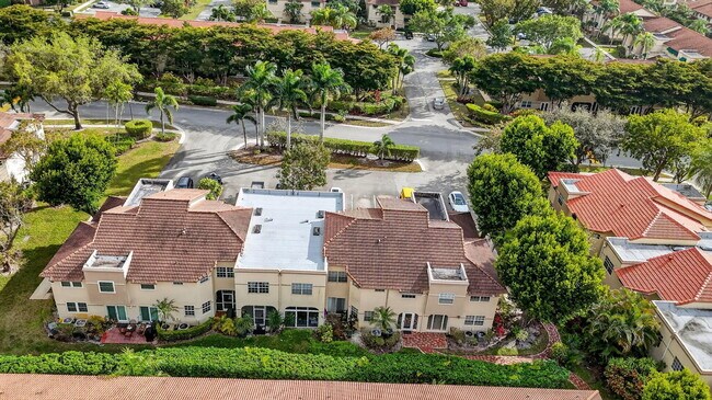 Building Photo - 6671 Via Regina