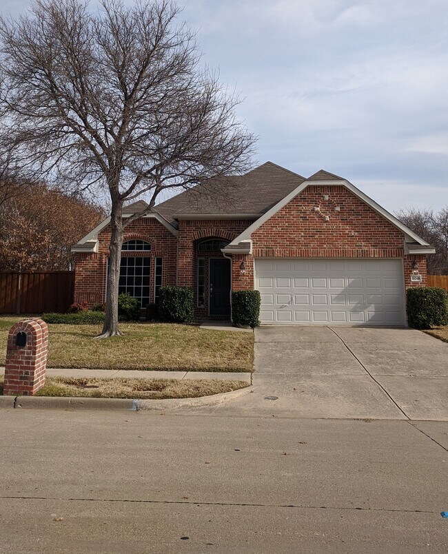 Primary Photo - 5016 Springflower Dr