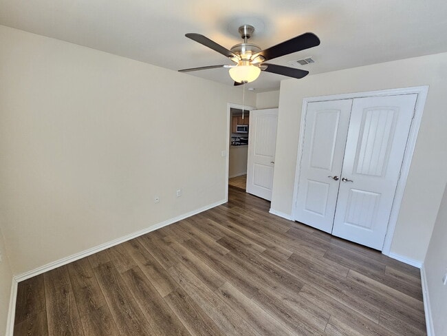 Building Photo - 5601 Little Theater Bend