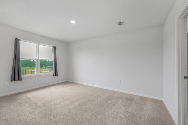 Building Photo - 5631 Guinevere Ln