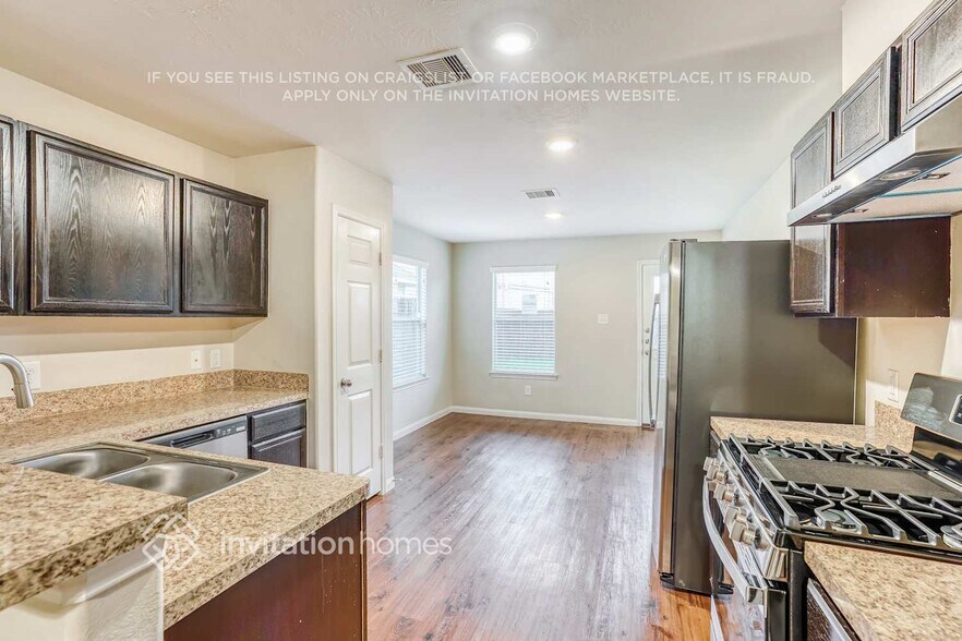 Building Photo - 18746 Dennington Dr