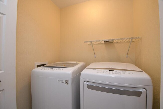 Building Photo - 2596 Bering Dr