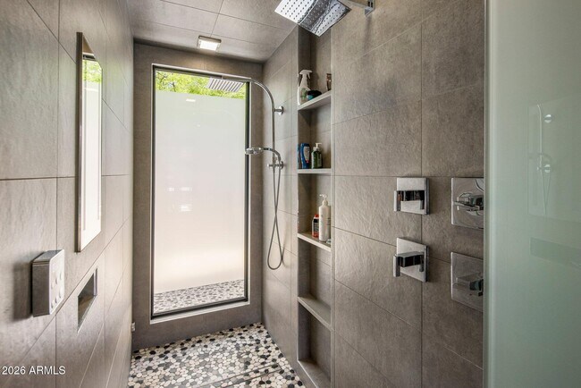 Building Photo - 10110 E Siesta Ln