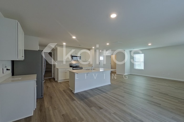 Building Photo - 126 Inez Ave