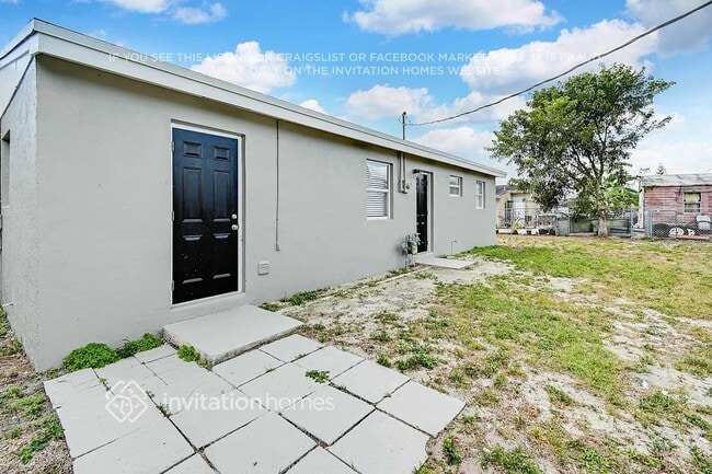 Building Photo - 415 Cheyenne Dr