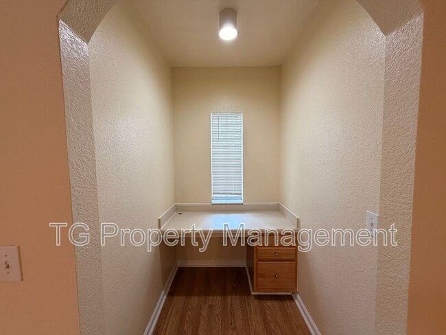 Building Photo - 10075 Gate Pkwy N