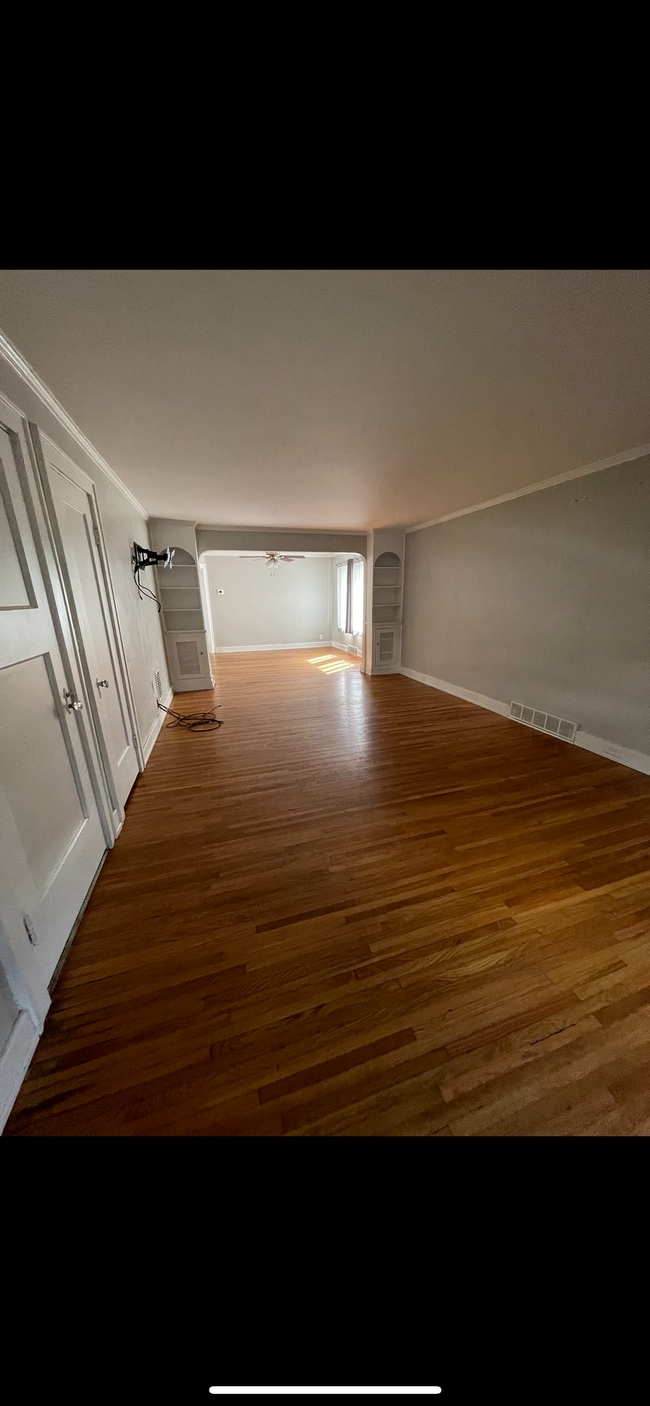 Building Photo - 295 Hartwell Rd