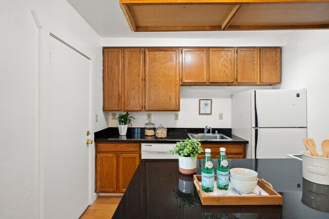 Building Photo - 2924 Morcom Ave