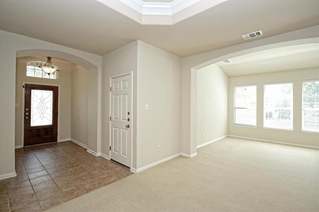 Building Photo - 401 King Eider Ln